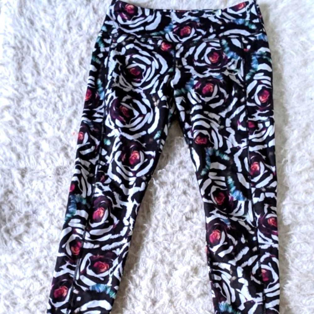 Constantly Varied Gear squat proof with pockets, excellent condition leggings